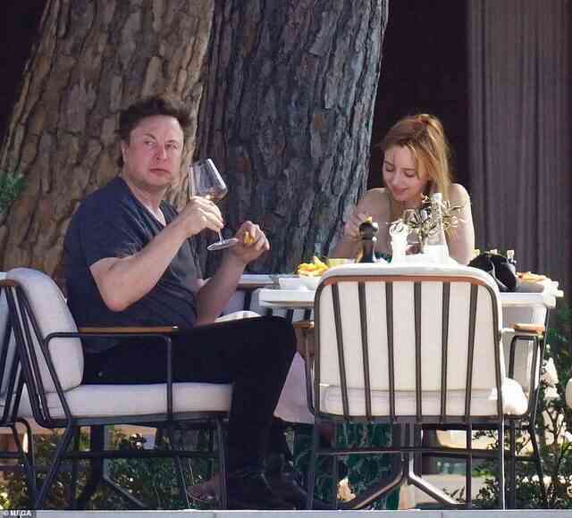 HOT: Elon Musk công khai hẹn hò với bạn gái mới kém 21 tuổi, nàng thơ trẻ nhất trong tình sử - Ảnh 2.