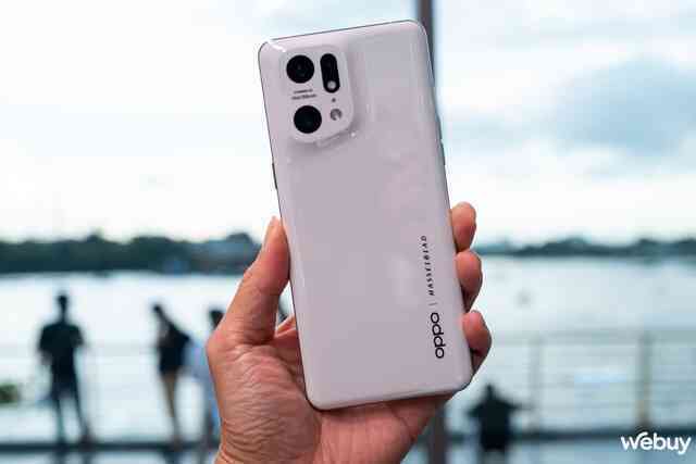 Trên tay OPPO Find X5 Pro: Thiết kế đã hài hoà hơn, camera AI nâng cấp mạnh, giá 33 triệu liệu có quá đắt?