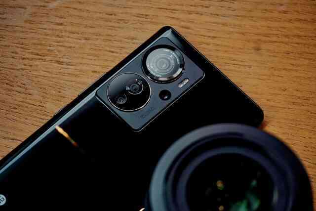 ZTE Axon 40 Ultra ra mắt: Thiết kế đẹp hơn Galaxy S22 Ultra, Snapdragon 8 Gen 1, có camera selfie ẩn dưới màn hình, giá 17 triệu - Ảnh 9.