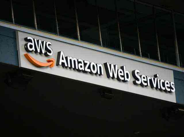 Đem về cả tỷ USD cho Amazon, nhưng mảng điện toán đám mây AWS cũng đầy mảng tối bên trong - Ảnh 2. Đem về cả tỷ USD cho Amazon, nhưng mảng điện toán đám mây AWS cũng đầy mảng tối bên trong - Ảnh 2.