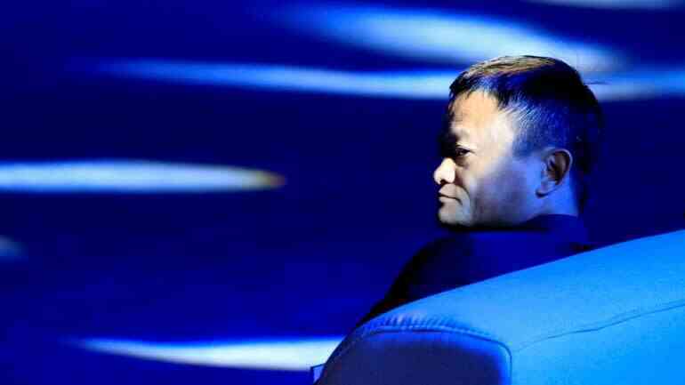 Alibaba thay hàng loạt lãnh đạo mới, sẽ sa thải hơn 80.000 nhân viên vì sai lầm của người kế vị Jack Ma - Ảnh 2.