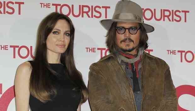 Đây là lý do Angelina Jolie không muốn đóng cảnh hôn với Johnny Depp, đến Amber Heard cũng từng tiết lộ