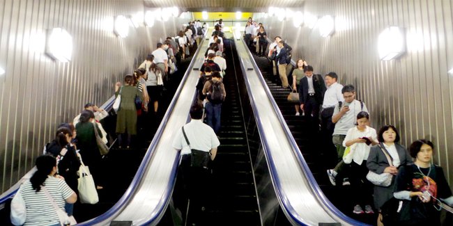 Khác biệt kỳ lạ giữa Tokyo và Osaka khiến du khách bối rối khi đến Nhật Bản: Cùng một đất nước có thể tương phản tới vậy sao? - Ảnh 2. Khác biệt kỳ lạ giữa Tokyo và Osaka khiến du khách bối rối khi đến Nhật Bản: Cùng một đất nước có thể tương phản tới vậy sao? - Ảnh 2.