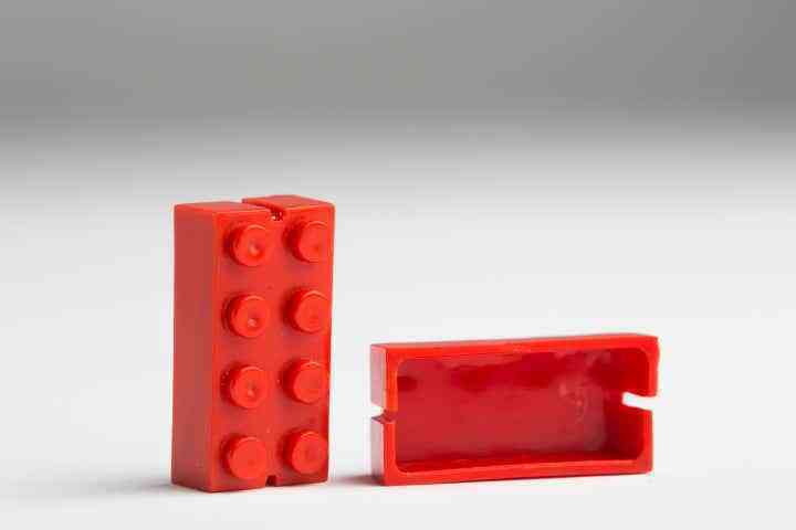 Câu chuyện thành công của LEGO: Từ xưởng mộc nhỏ từng phá sản đến doanh nghiệp được ví như Apple của đồ chơi - Ảnh 3. Câu chuyện thành công của LEGO: Từ xưởng mộc nhỏ từng phá sản đến doanh nghiệp được ví như Apple của đồ chơi - Ảnh 3.