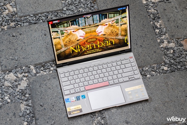 Ngắm laptop Asus Zenbook 14X OLED Space Edition: Màn hình đẹp, cấu hình cao, nhiều chi tiết thiết kế độc đáo