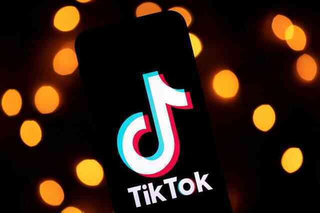 Gọi TikTok là "sói đội lốt cừu", nghị sĩ Mỹ kêu gọi Apple và Google cấm cửa ứng dụng này - Ảnh 2. Gọi TikTok là "sói đội lốt cừu", nghị sĩ Mỹ kêu gọi Apple và Google cấm cửa ứng dụng này - Ảnh 2.
