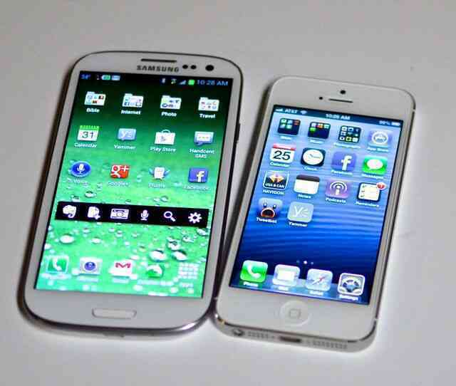 Sếp Apple: Samsung chỉ biết copy iPhone và cho nó một cái màn hình lớn hơn