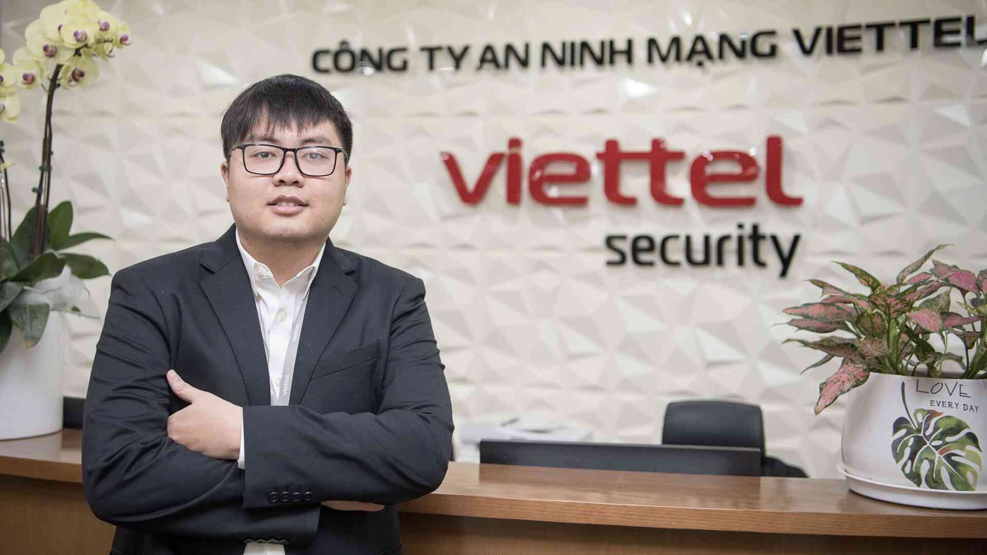 Chân dung cặp đôi hacker Việt khiến cộng đồng bảo mật thế giới phải thán phục - Ảnh 2. Chân dung cặp đôi hacker Việt khiến cộng đồng bảo mật thế giới phải thán phục - Ảnh 2.