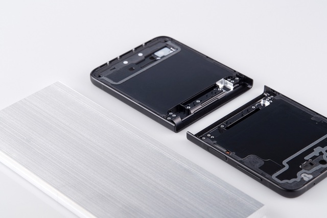 Các chuyên gia từ Samsung chia sẻ các công nghệ tiên tiến tạo nên độ bền bỉ cao của bộ đôi Galaxy Z Fold3 và Z Flip3 - Ảnh 2.