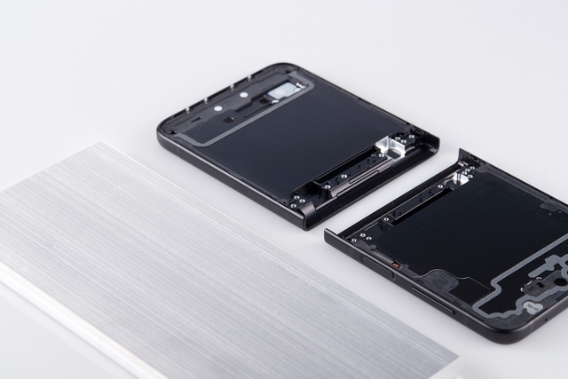 Các chuyên gia từ Samsung chia sẻ các công nghệ tiên tiến tạo nên độ bền bỉ cao của bộ đôi Galaxy Z Fold3 và Z Flip3 - Ảnh 2. Các chuyên gia từ Samsung chia sẻ các công nghệ tiên tiến tạo nên độ bền bỉ cao của bộ đôi Galaxy Z Fold3 và Z Flip3 - Ảnh 2.