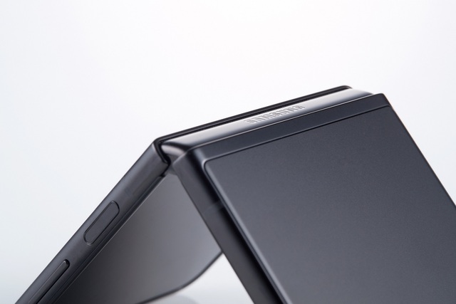 Các chuyên gia từ Samsung chia sẻ các công nghệ tiên tiến tạo nên độ bền bỉ cao của bộ đôi Galaxy Z Fold3 và Z Flip3 - Ảnh 5.