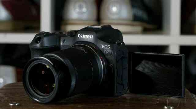 Canon liệu có nên từ bỏ dòng máy ảnh EOS M và hệ len EF-M? - Ảnh 3. Canon liệu có nên từ bỏ dòng máy ảnh EOS M và hệ len EF-M? - Ảnh 3.