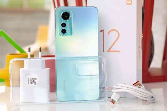 Ảnh thực tế Xiaomi 12 Lite: Smartphone tầm trung đẹp nhất của Xiaomi