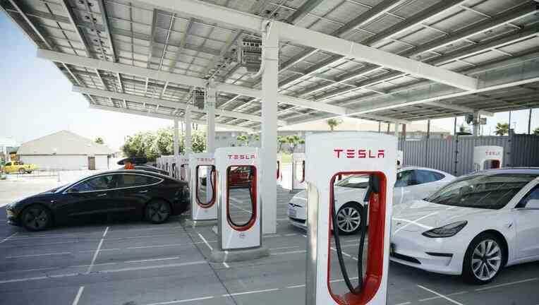Tesla chia sẻ trạm sạc nhằm đưa ô tô trở nên phổ biến hơn - Việt Nam đang có những ai đầu tư vào hệ thống trạm sạc?