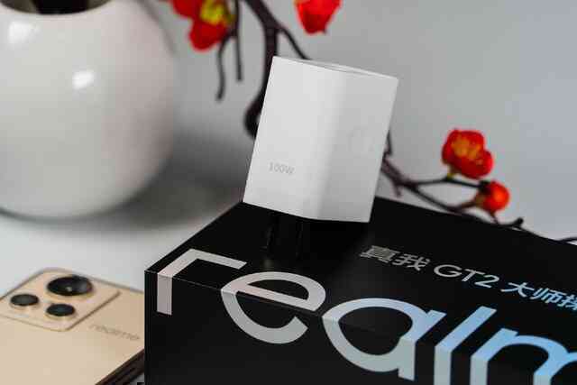 realme GT2 Explorer Master ra mắt: Snapdragon 8+ Gen 1, có nút trigger chơi game, sạc 100W, giá 12 triệu - Ảnh 7. realme GT2 Explorer Master ra mắt: Snapdragon 8+ Gen 1, có nút trigger chơi game, sạc 100W, giá 12 triệu - Ảnh 7.