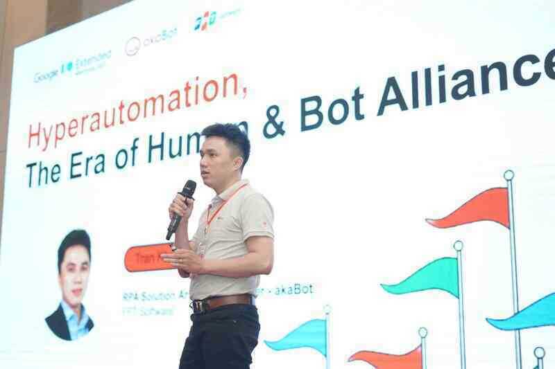 Siêu tự động hoá - Kỷ nguyên liên minh người và robot ảo