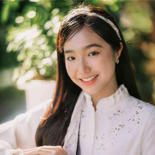 Nữ TikToker xinh như hoa hậu hút triệu view chỉ nhờ nói tiếng Anh: Vốn ngoại ngữ của mình từng như một tờ giấy trắng! - Ảnh 9. Nữ TikToker xinh như hoa hậu hút triệu view chỉ nhờ nói tiếng Anh: Vốn ngoại ngữ của mình từng như một tờ giấy trắng! - Ảnh 9.