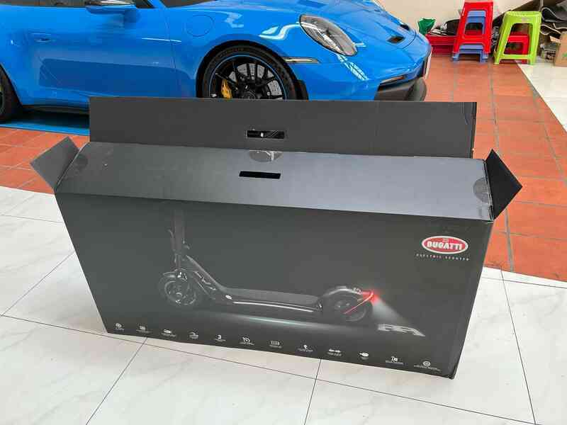 Xe tay ga điện Bugatti đầu tiên về Việt Nam - Đồ chơi độc lạ giá nghìn đô cho giới nhà giàu - Ảnh 2. Xe tay ga điện Bugatti đầu tiên về Việt Nam - Đồ chơi độc lạ giá nghìn đô cho giới nhà giàu - Ảnh 2.