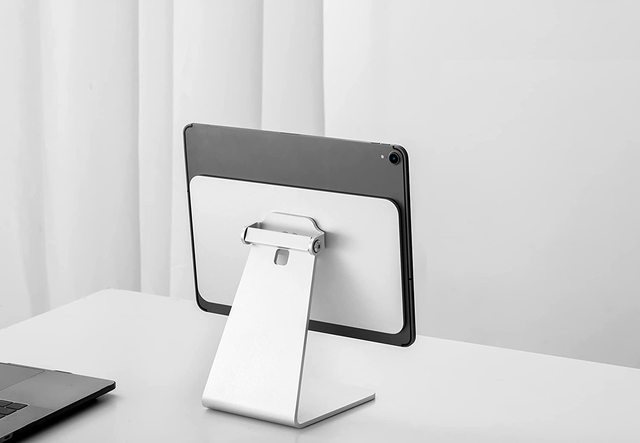 iPadOS ngày càng xịn nhưng muốn trải nghiệm giống máy tính hơn, trước tiên phải có đế nâng màn hình này - Ảnh 3.