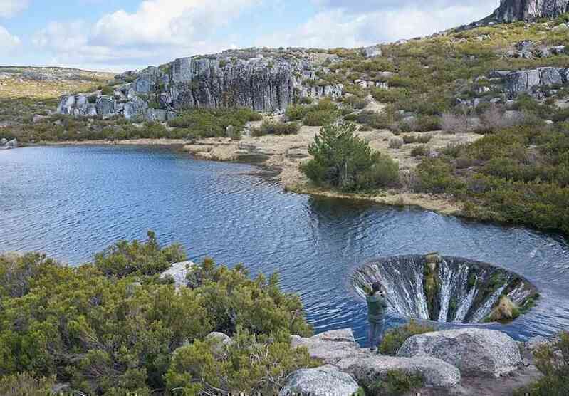 Lý giải bí ẩn về đường đến địa ngục giữa lòng hồ Laca Serra da Estrela ở Bồ Đào Nha - Ảnh 3. Lý giải bí ẩn về đường đến địa ngục giữa lòng hồ Laca Serra da Estrela ở Bồ Đào Nha - Ảnh 3.