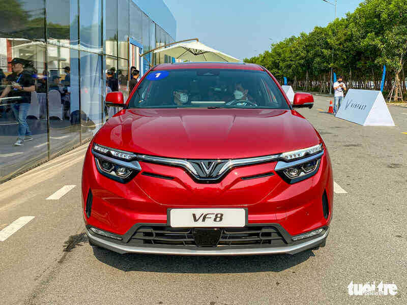 Chen chân lái thử VinFast VF 8, khách Việt đánh giá: Nhiều bất ngờ nhưng còn điểm cần cải thiện - Ảnh 9. Chen chân lái thử VinFast VF 8, khách Việt đánh giá: Nhiều bất ngờ nhưng còn điểm cần cải thiện - Ảnh 9.