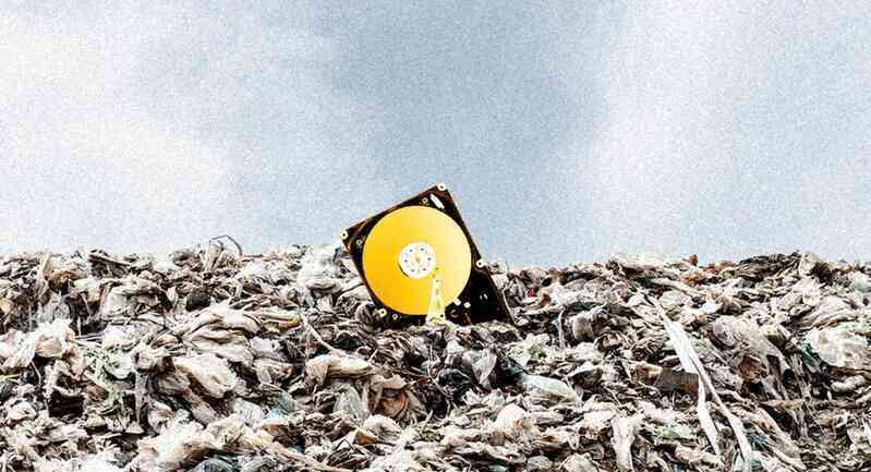 Chi 11 triệu USD để đào bãi rác tìm 8.000 Bitcoin