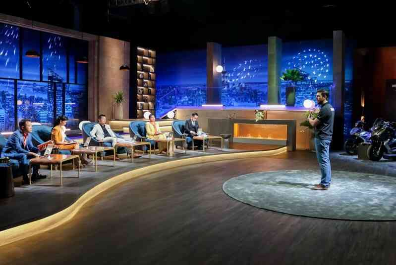 Định giá gấp 142 lần so với thu nhập, startup buôn xe máy cũ của “tây” tay trắng rời Shark Tank Định giá gấp 142 lần so với thu nhập, startup buôn xe máy cũ của “tây” tay trắng rời Shark Tank