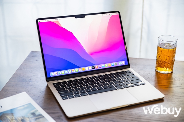 MacBook Air M2 chính thức mở bán tại Việt Nam - Ảnh 2. MacBook Air M2 chính thức mở bán tại Việt Nam - Ảnh 2.