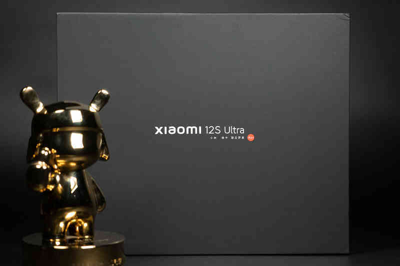 Ảnh thực tế Xiaomi 12S Ultra: Thiết kế hầm hố, camera Leica với cảm biến 1 inch, Snapdragon 8+ Gen 1, có chống nước IP68