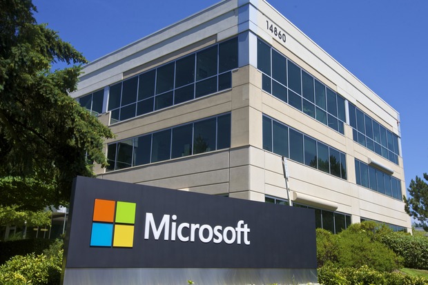 Cựu nhân viên Microsoft thành tỷ phú nhờ bật lại sếp và quan sát Bill Gates - Ảnh 2. Cựu nhân viên Microsoft thành tỷ phú nhờ bật lại sếp và quan sát Bill Gates - Ảnh 2.