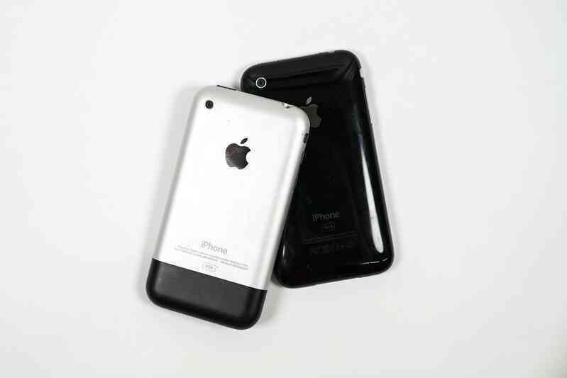 Người Việt phải mất bao nhiêu ngày lương để mua được một chiếc iPhone? - Ảnh 3. Người Việt phải mất bao nhiêu ngày lương để mua được một chiếc iPhone? - Ảnh 3.