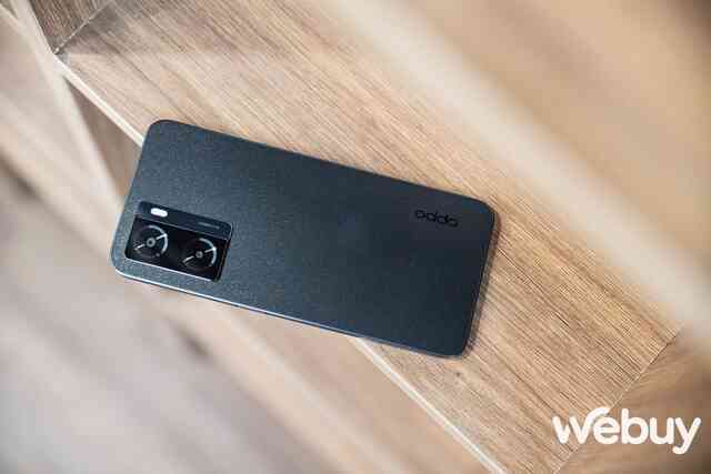 OPPO A57 giá chỉ hơn 4 triệu có thiết kế đẹp, pin 5000mAh - Ảnh 2. OPPO A57 giá chỉ hơn 4 triệu có thiết kế đẹp, pin 5000mAh - Ảnh 2.