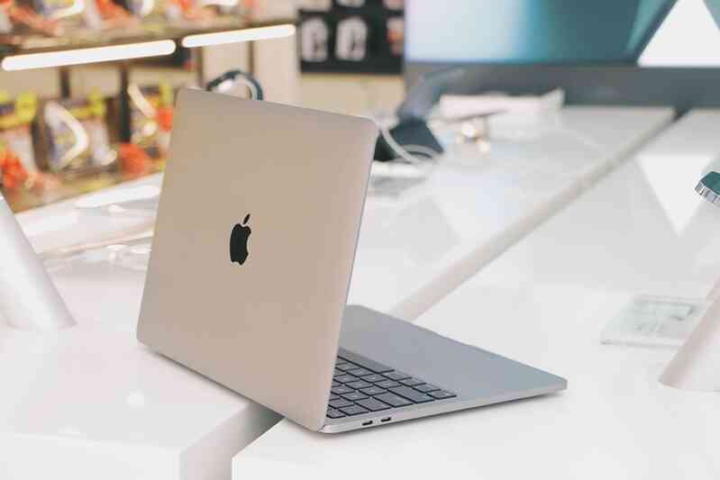 MacBook Pro M2 vừa mở bán tại Việt Nam có gì mới?