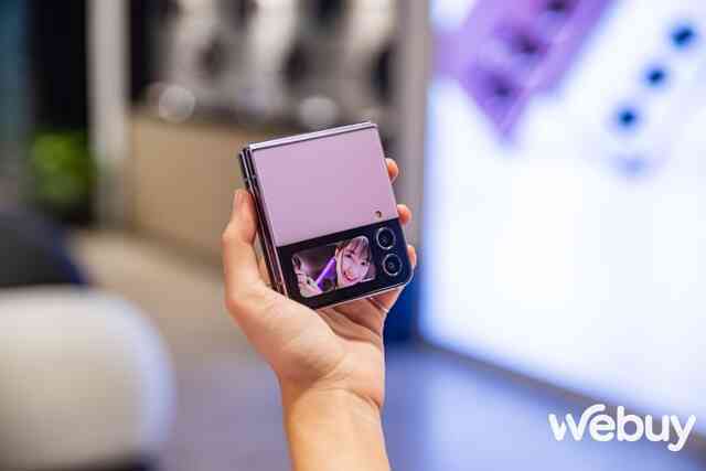 Cận cảnh điện thoại gập Galaxy Z Fold/ Z Flip thế hệ thứ 4 tại Việt Nam: Thiết kế gọn nhẹ, thêm nhiều tính năng đa nhiệm, pin lớn hơn, dùng Snapdragon 8  Gen1 - Ảnh 9.