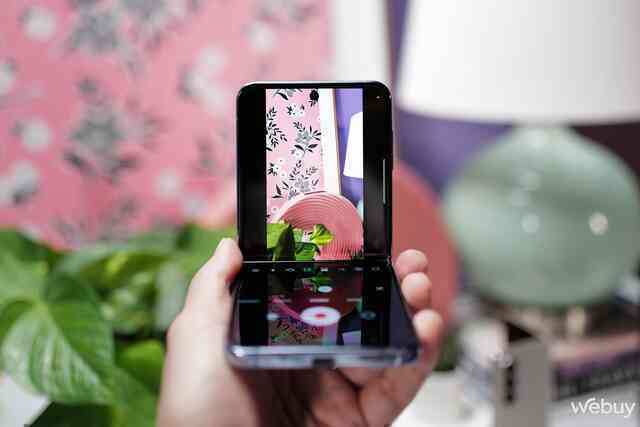 Cận cảnh điện thoại gập Galaxy Z Fold/ Z Flip thế hệ thứ 4 tại Việt Nam: Thiết kế gọn nhẹ, thêm nhiều tính năng đa nhiệm, pin lớn hơn, dùng Snapdragon 8  Gen1 - Ảnh 10.