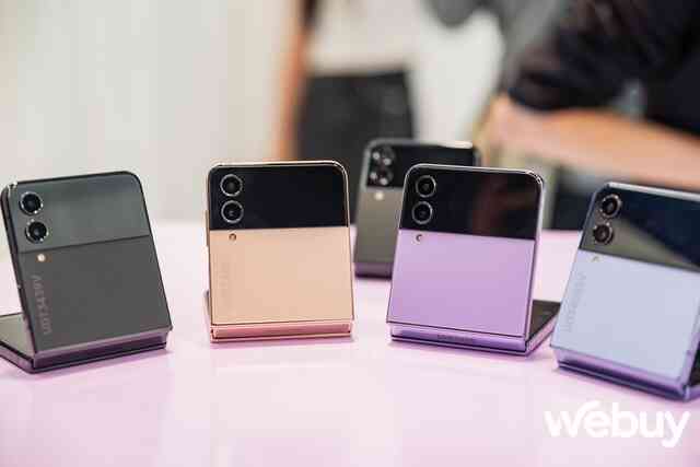 Cận cảnh điện thoại gập Galaxy Z Fold/ Z Flip thế hệ thứ 4 tại Việt Nam: Thiết kế gọn nhẹ, thêm nhiều tính năng đa nhiệm, pin lớn hơn, dùng Snapdragon 8  Gen1 - Ảnh 13.