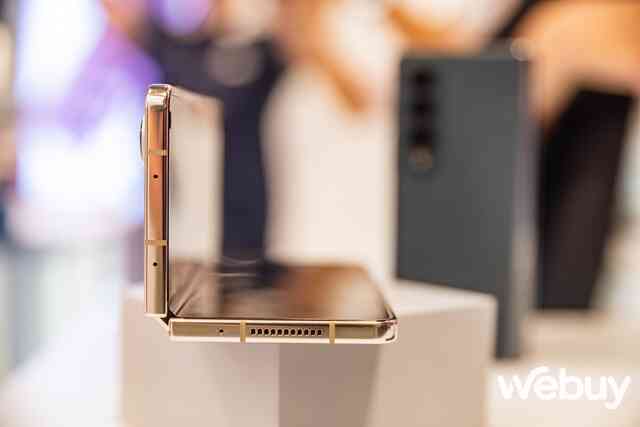 Cận cảnh điện thoại gập Galaxy Z Fold/ Z Flip thế hệ thứ 4 tại Việt Nam: Thiết kế gọn nhẹ, thêm nhiều tính năng đa nhiệm, pin lớn hơn, dùng Snapdragon 8  Gen1 - Ảnh 17.