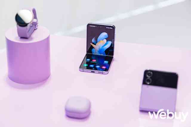 Cận cảnh điện thoại gập Galaxy Z Fold/ Z Flip thế hệ thứ 4 tại Việt Nam: Thiết kế gọn nhẹ, thêm nhiều tính năng đa nhiệm, pin lớn hơn, dùng Snapdragon 8  Gen1 - Ảnh 4.
