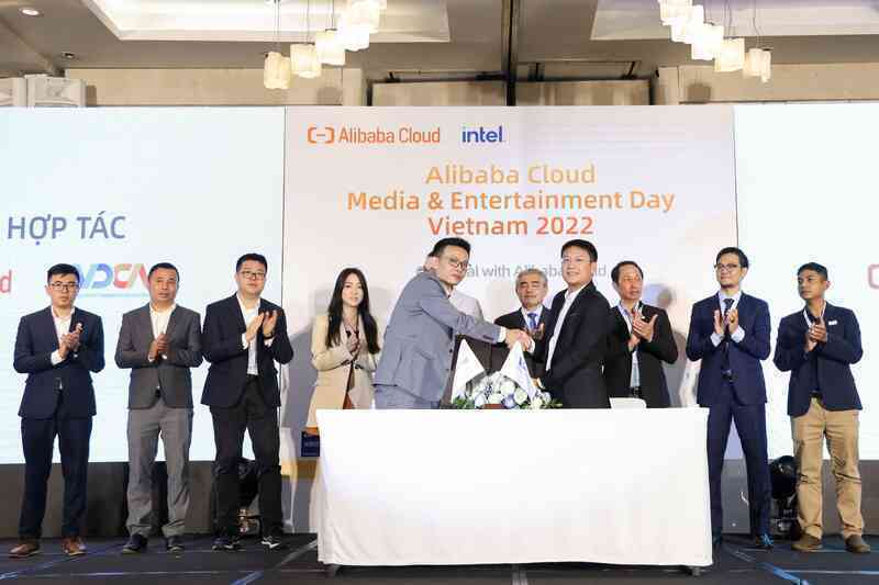 Alibaba Cloud hợp tác VDCA tăng tốc chuyển đổi số cho các doanh nghiệp