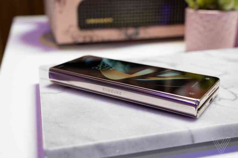 Báo Mỹ: Samsung vẫn chưa đưa ra lý do chính đáng để thuyết phục người dùng mua điện thoại gập - Ảnh 2. Báo Mỹ: Samsung vẫn chưa đưa ra lý do chính đáng để thuyết phục người dùng mua điện thoại gập - Ảnh 2.