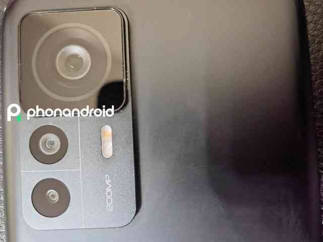 Lộ ảnh thực tế Xiaomi 12T Pro với camera 200 chấm