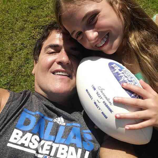 Cách tỷ phú Mark Cuban dạy con sống giản dị, không phô trương - Ảnh 2.