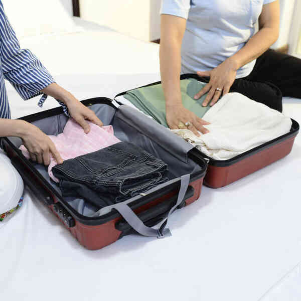 Kinh nghiệm tránh bị rạch, mở vali khi đi du lịch ai cũng nên biết - Ảnh 2.