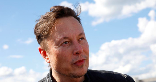 Tỷ phú Elon Musk tuyên bố sẽ mua CLB bóng đá Manchester United