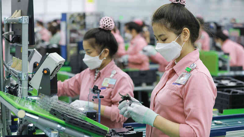 Việt Nam đang nổi lên với vai trò như một trung tâm sản xuất điện thoại toàn cầu