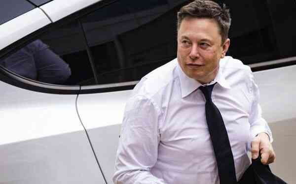 Tesla chịu trận vì Elon Musk