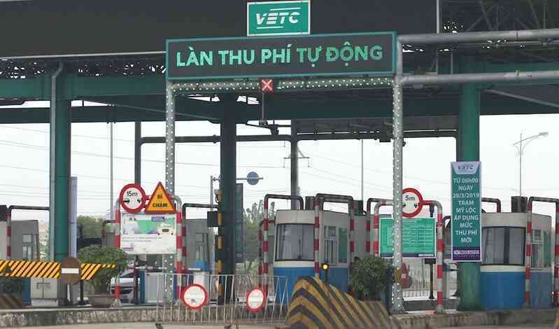 Hệ thống thu phí không dừng đọc chéo làn có thể khiến khách bị trừ tiền 2 lần