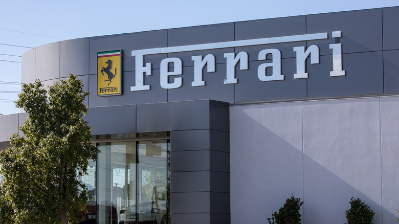 Các quy tắc 'bất thành văn' cần tuân thủ khi sở hữu siêu xe Ferrari