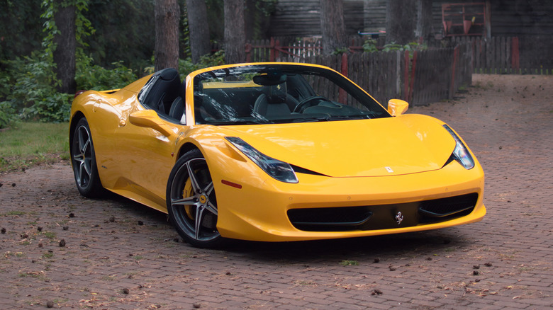 Các quy tắc 'bất thành văn' cần tuân thủ khi sở hữu siêu xe Ferrari - Ảnh 4. Các quy tắc 'bất thành văn' cần tuân thủ khi sở hữu siêu xe Ferrari - Ảnh 4.