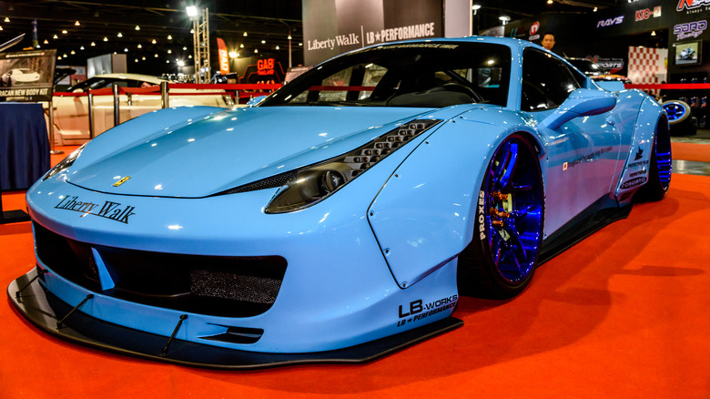 Các quy tắc 'bất thành văn' cần tuân thủ khi sở hữu siêu xe Ferrari - Ảnh 5. Các quy tắc 'bất thành văn' cần tuân thủ khi sở hữu siêu xe Ferrari - Ảnh 5.